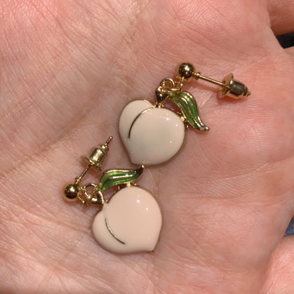 NWT Peaches earrings in yellow gold color setting - Picture 6 of 7